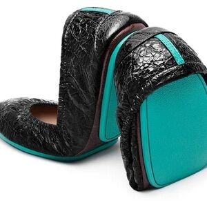 Black Obsidian Tieks shoes size 8.